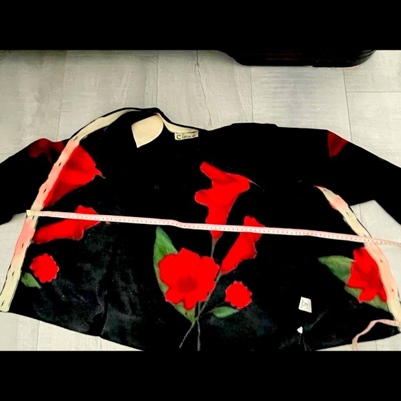 V-Neck Cardigan Front buttons floral +print design - Picture 10 of 16